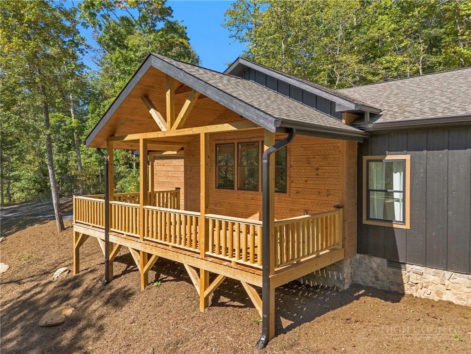 Image number 2 for the current listing