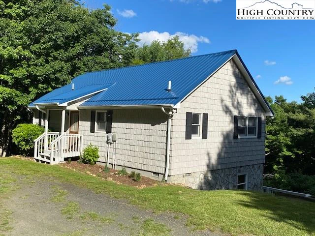 Image number 1 for the current listing