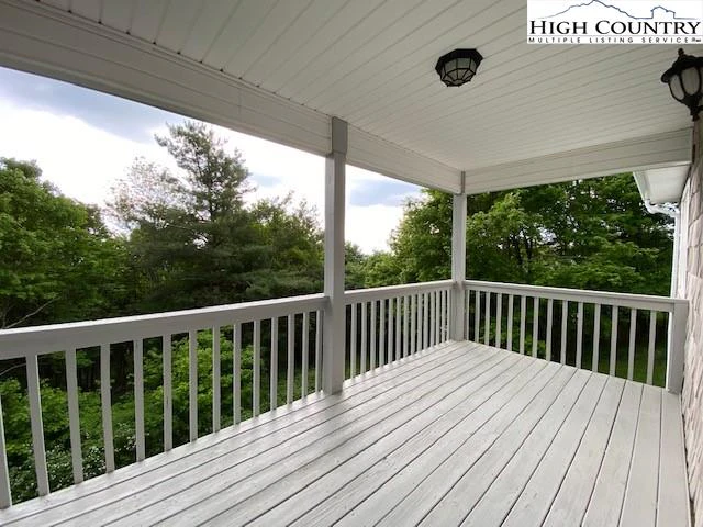 Image number 13 for the current listing