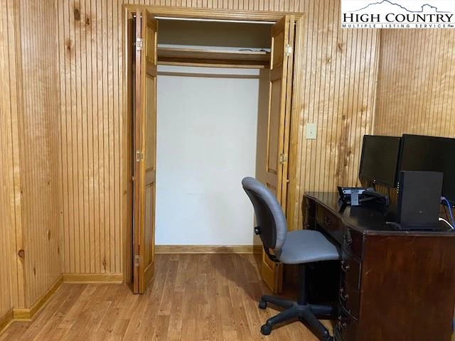 Image number 10 for the current listing