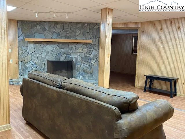 Image number 8 for the current listing