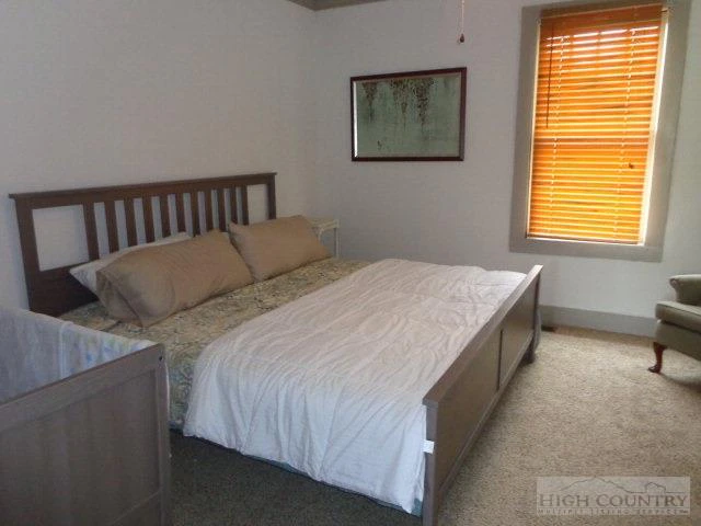 Image number 6 for the current listing