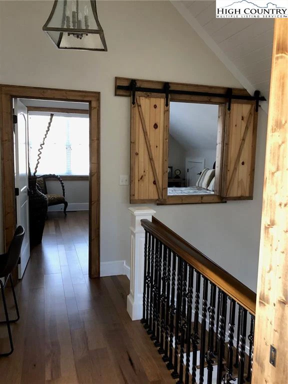 Image number 8 for the current listing