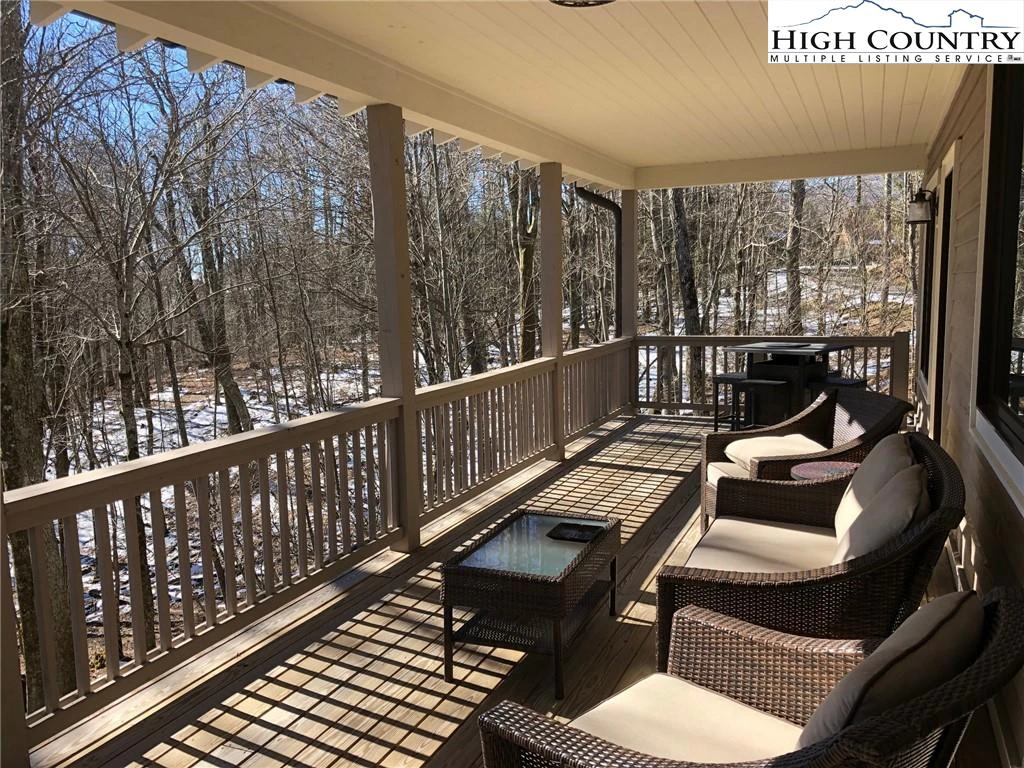 Image number 4 for the current listing