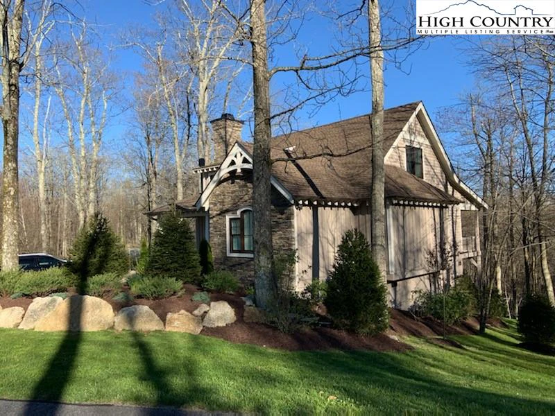 Image number 18 for the current listing
