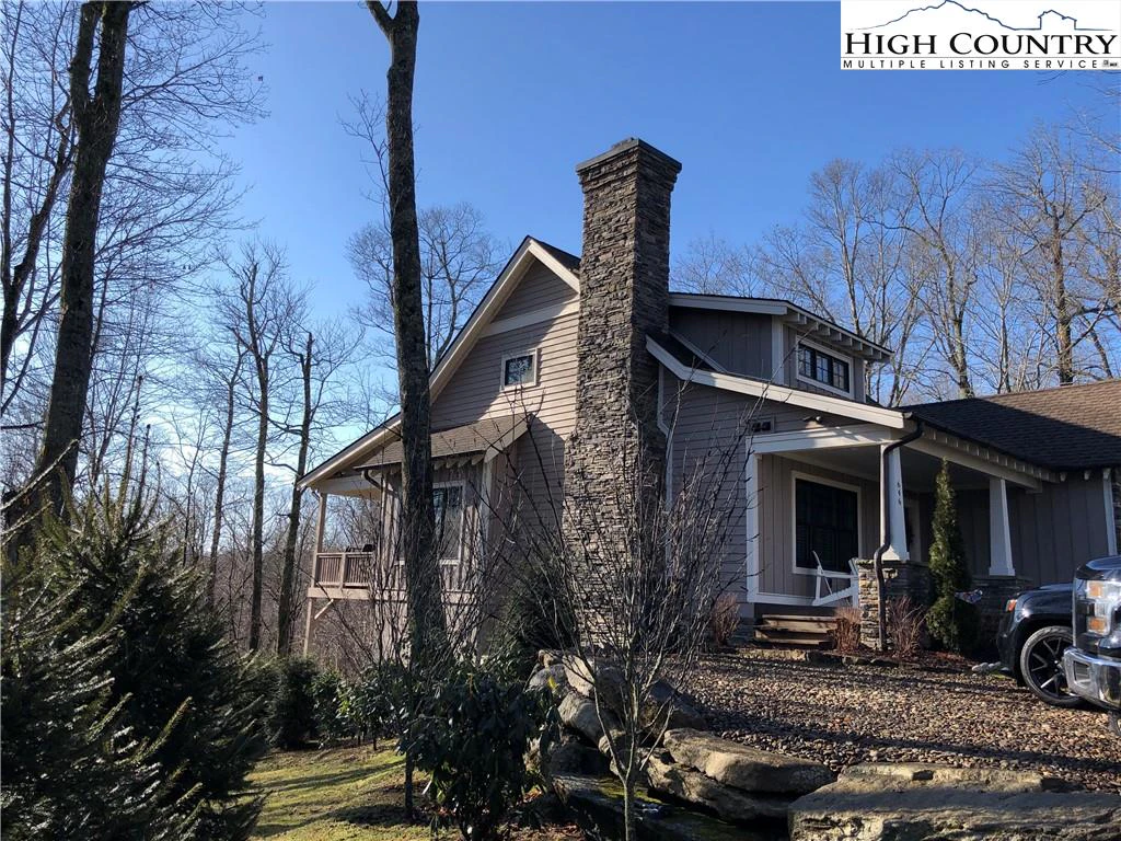 Image number 17 for the current listing