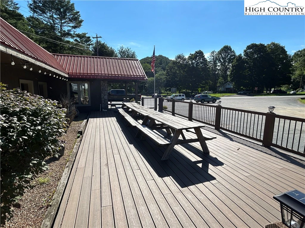 Image number 3 for the current listing