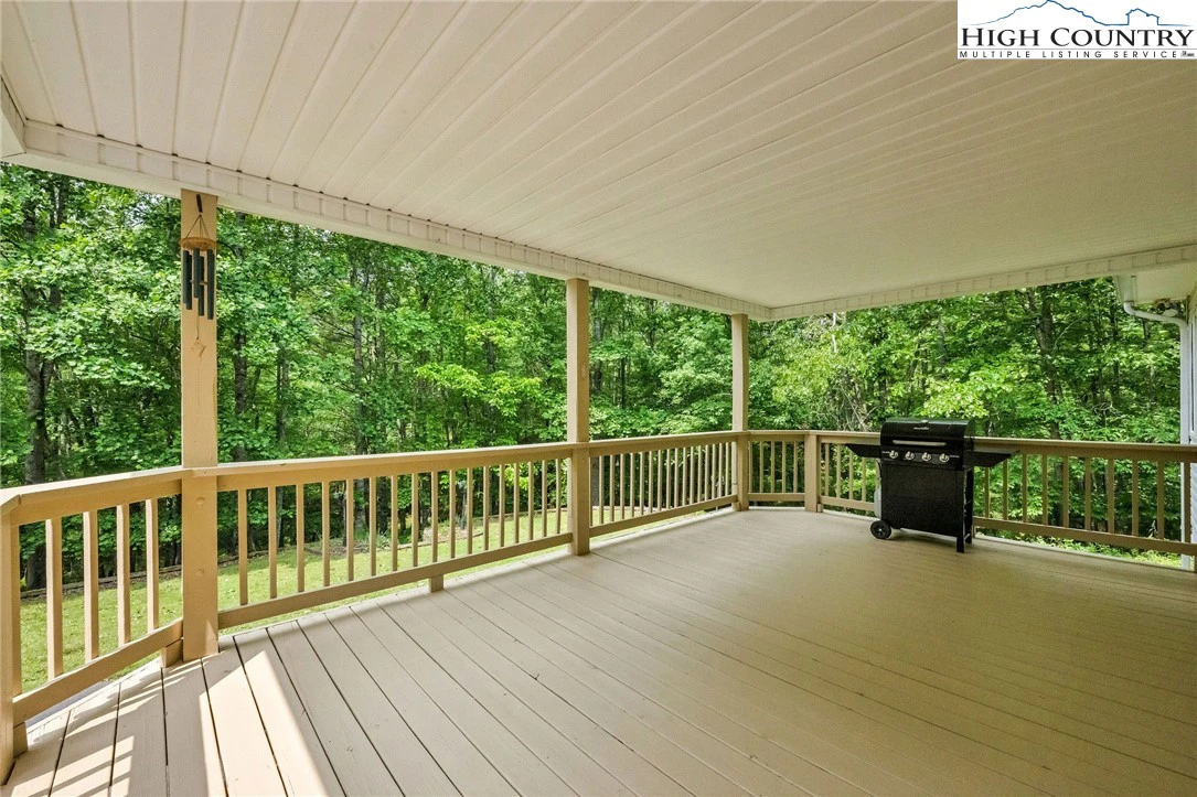 Image number 3 for the current listing