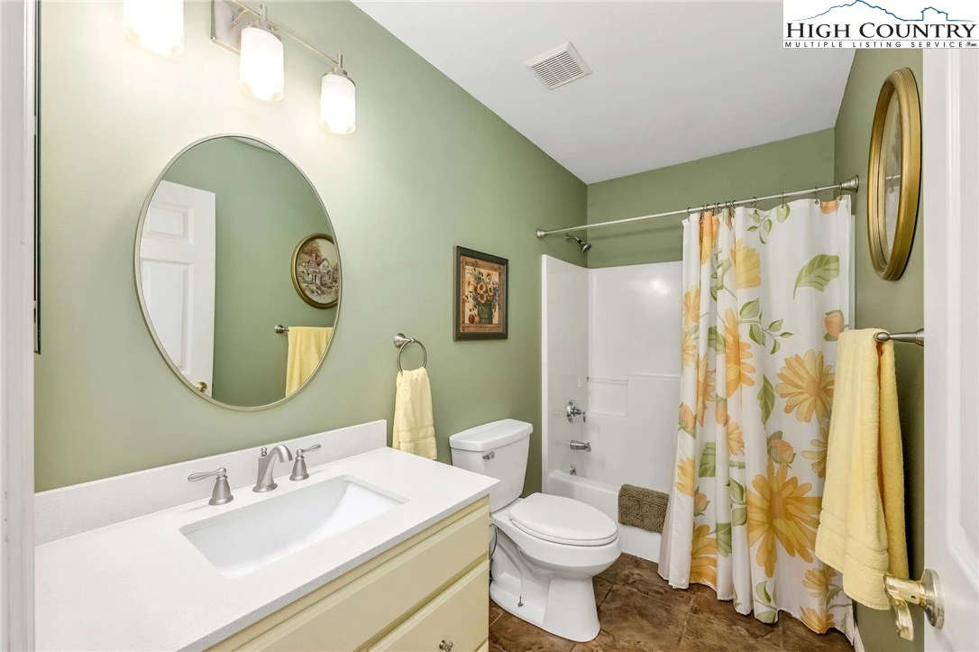 Image number 14 for the current listing