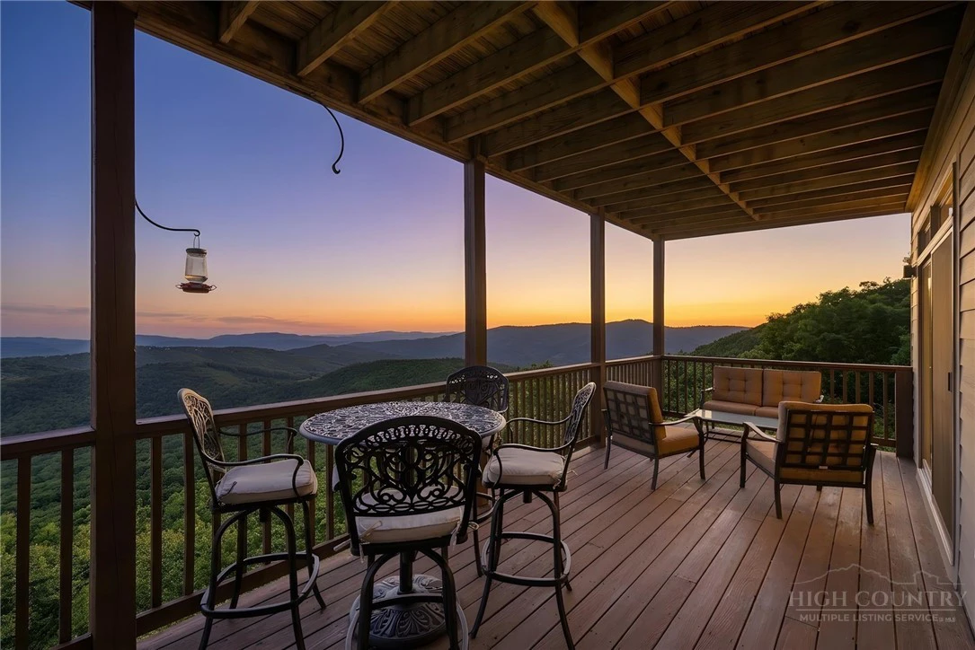 Image number 3 for the current listing