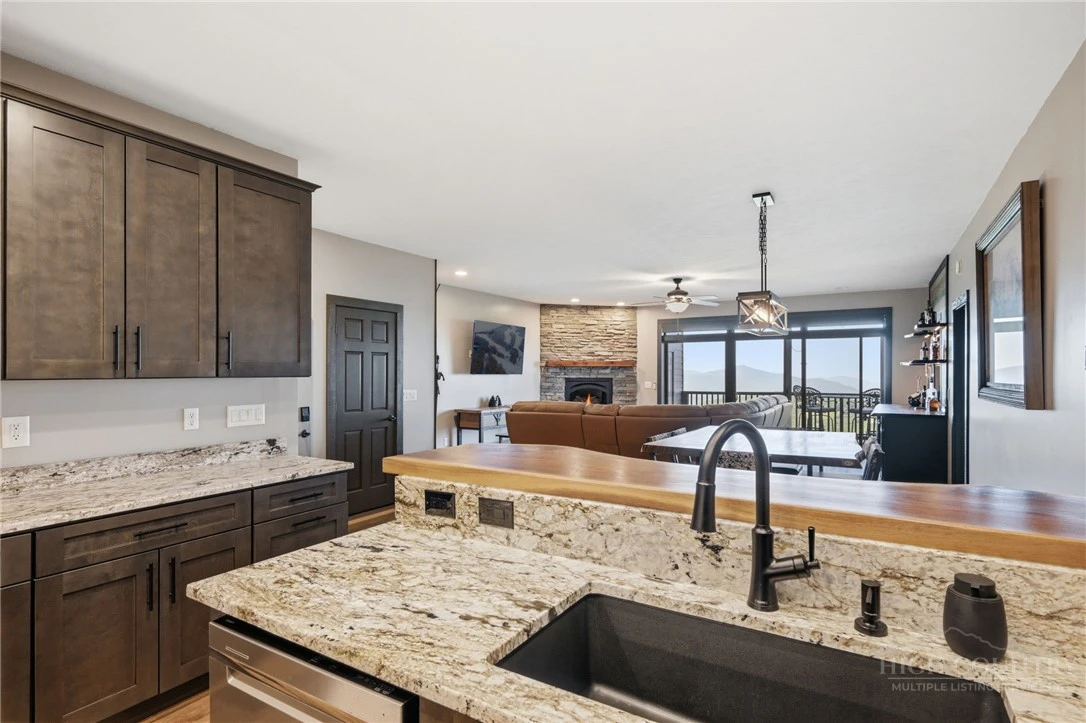 Image number 5 for the current listing