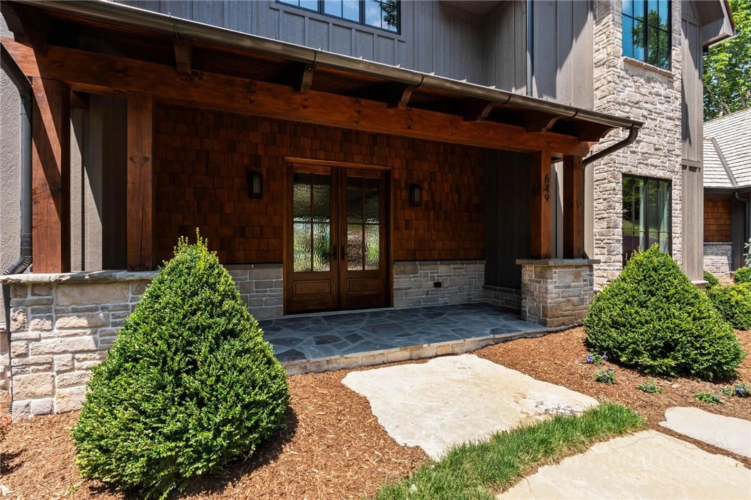 Image number 3 for the current listing