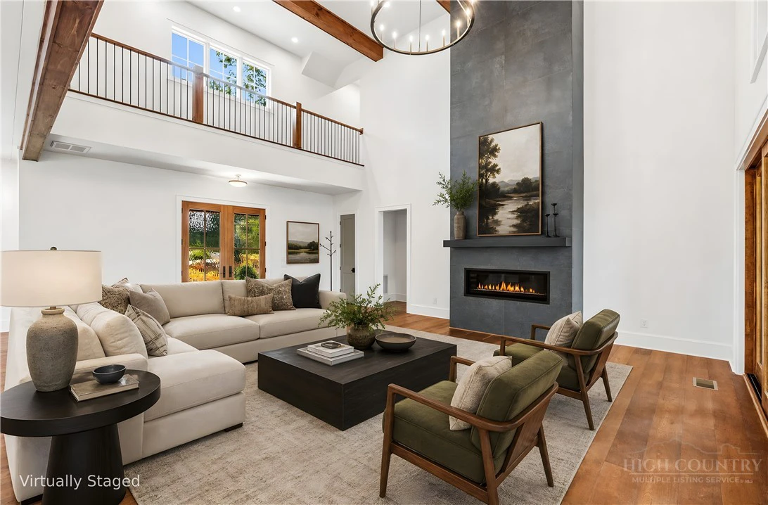 Image number 5 for the current listing