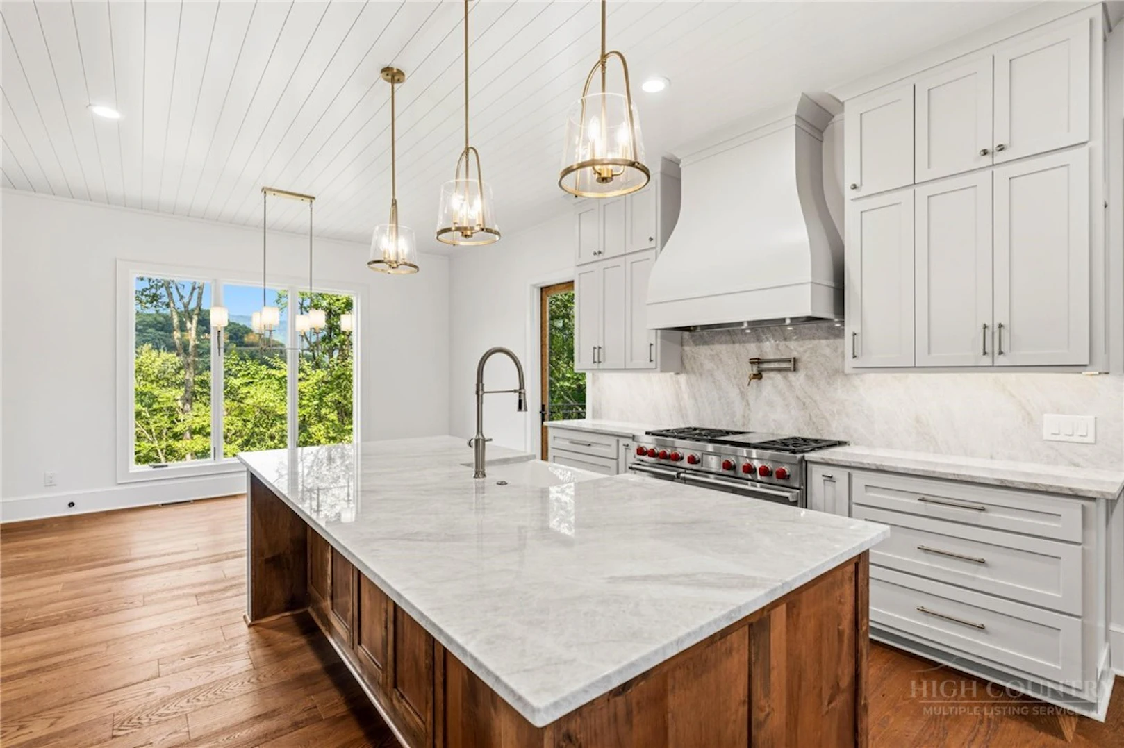 Image number 10 for the current listing