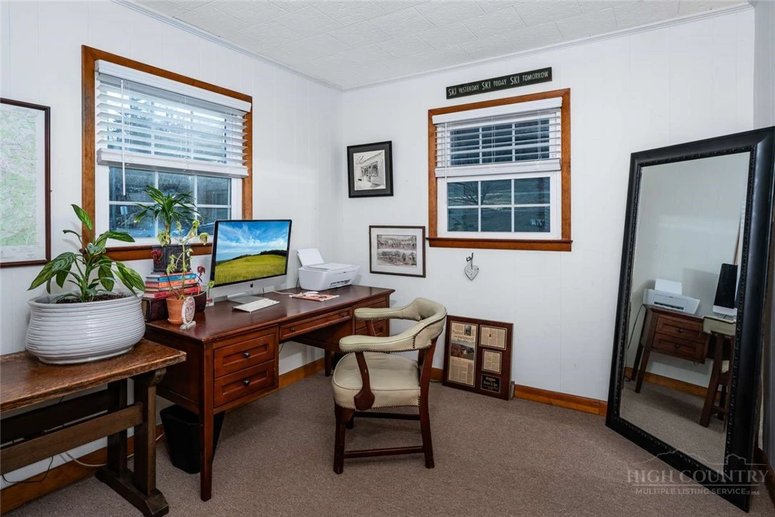 Image number 20 for the current listing