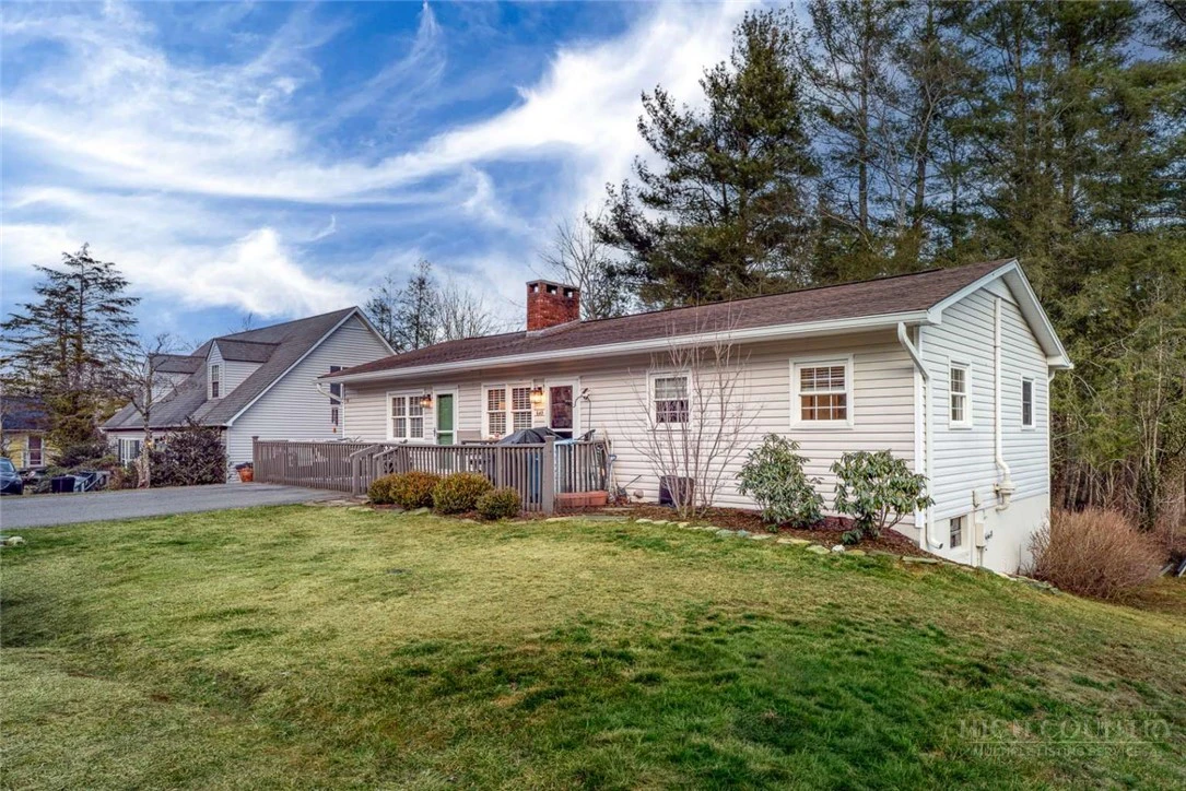 Image number 2 for the current listing