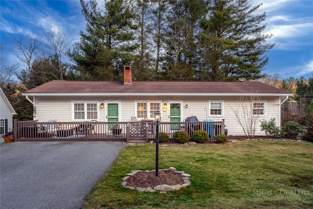 Image number 3 for the current listing