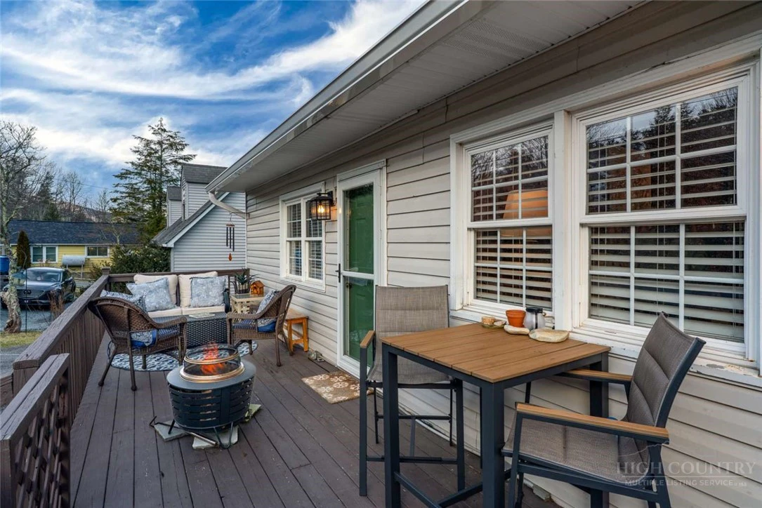 Image number 4 for the current listing