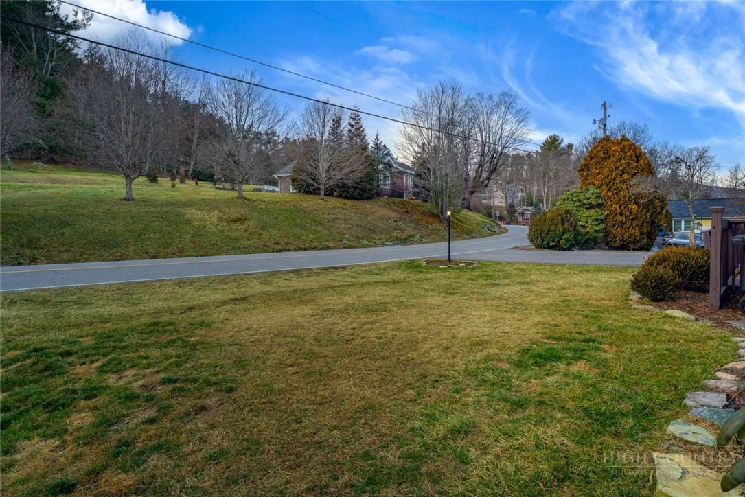 Image number 7 for the current listing