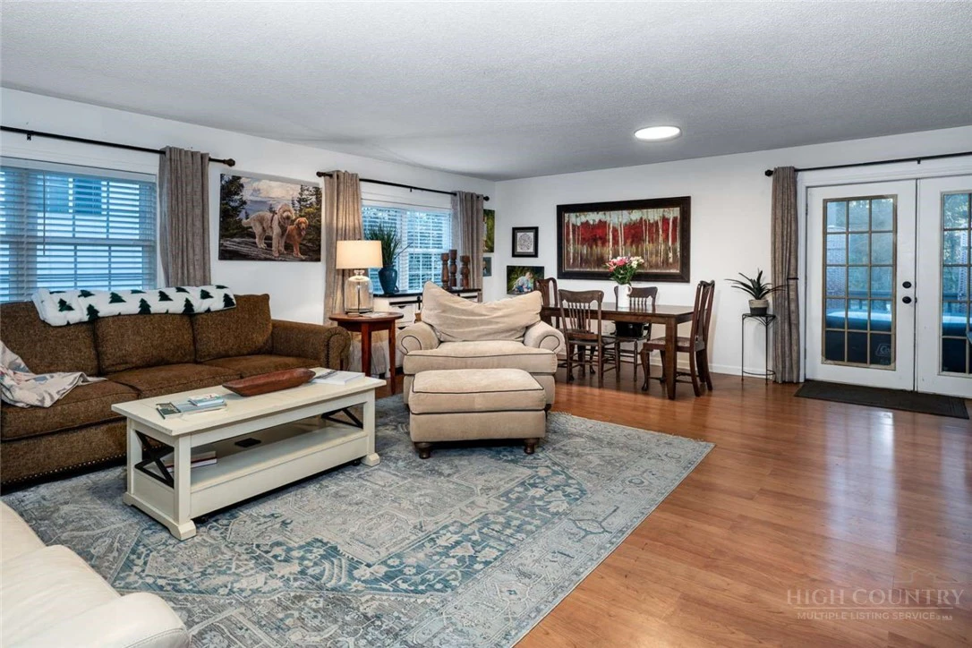 Image number 12 for the current listing