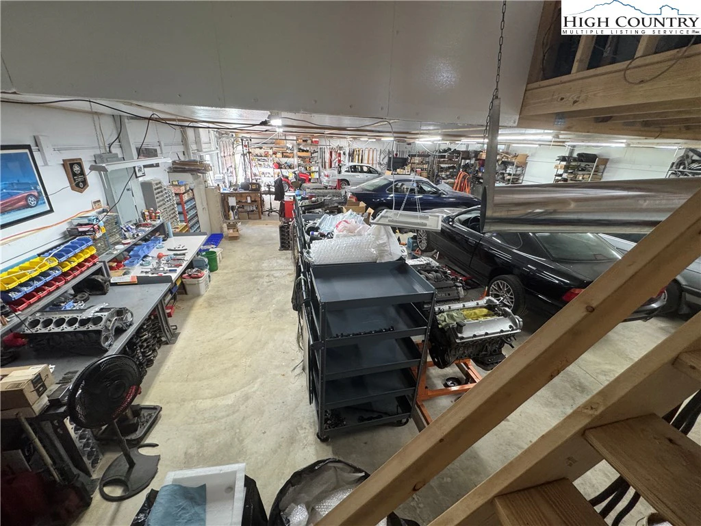 Image number 8 for the current listing