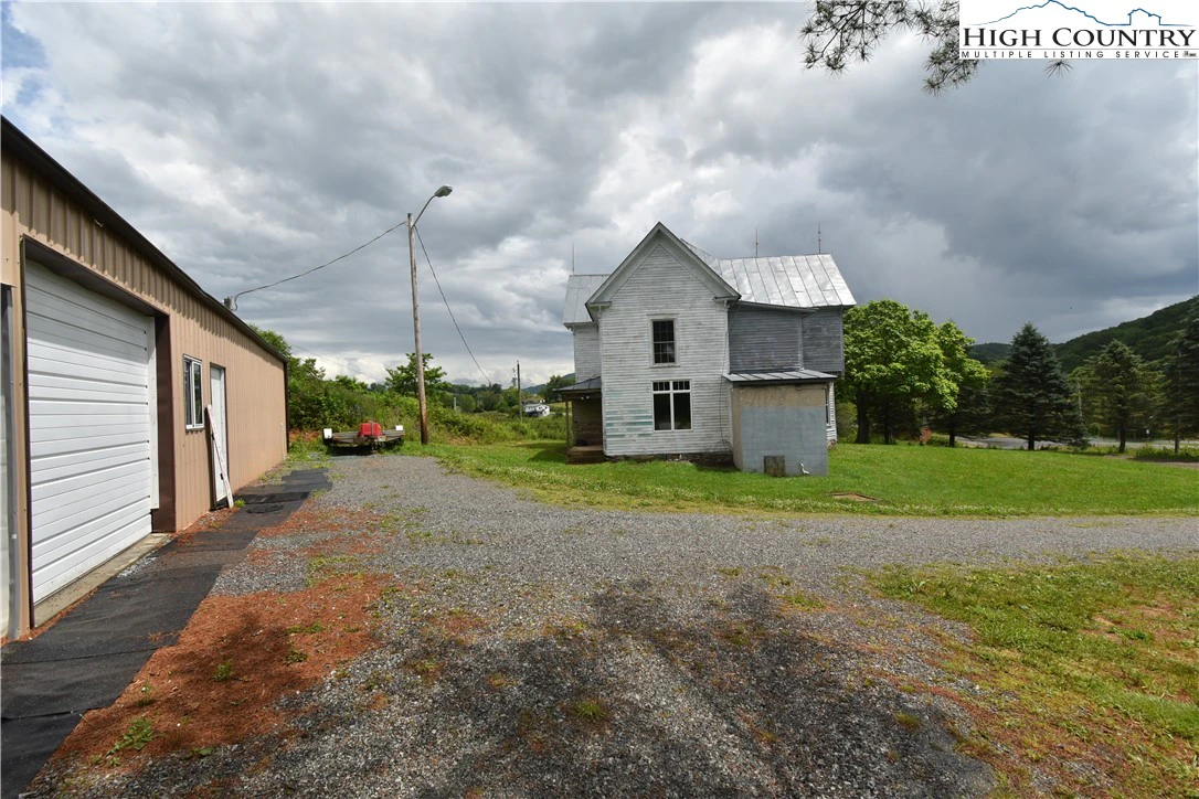 Image number 5 for the current listing