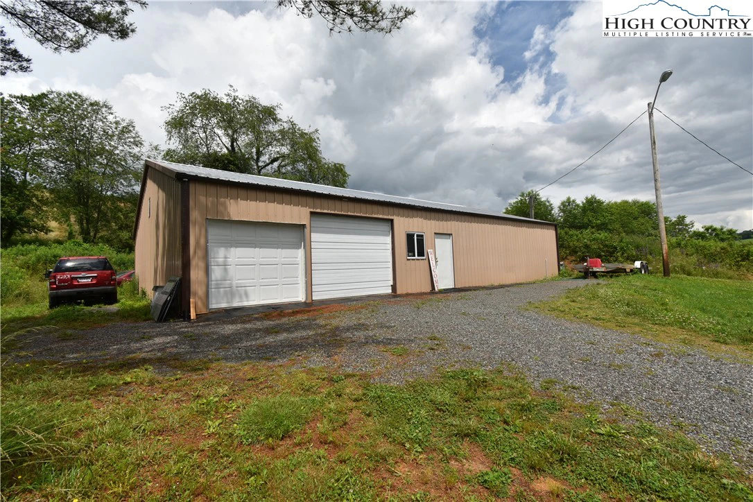 Image number 10 for the current listing