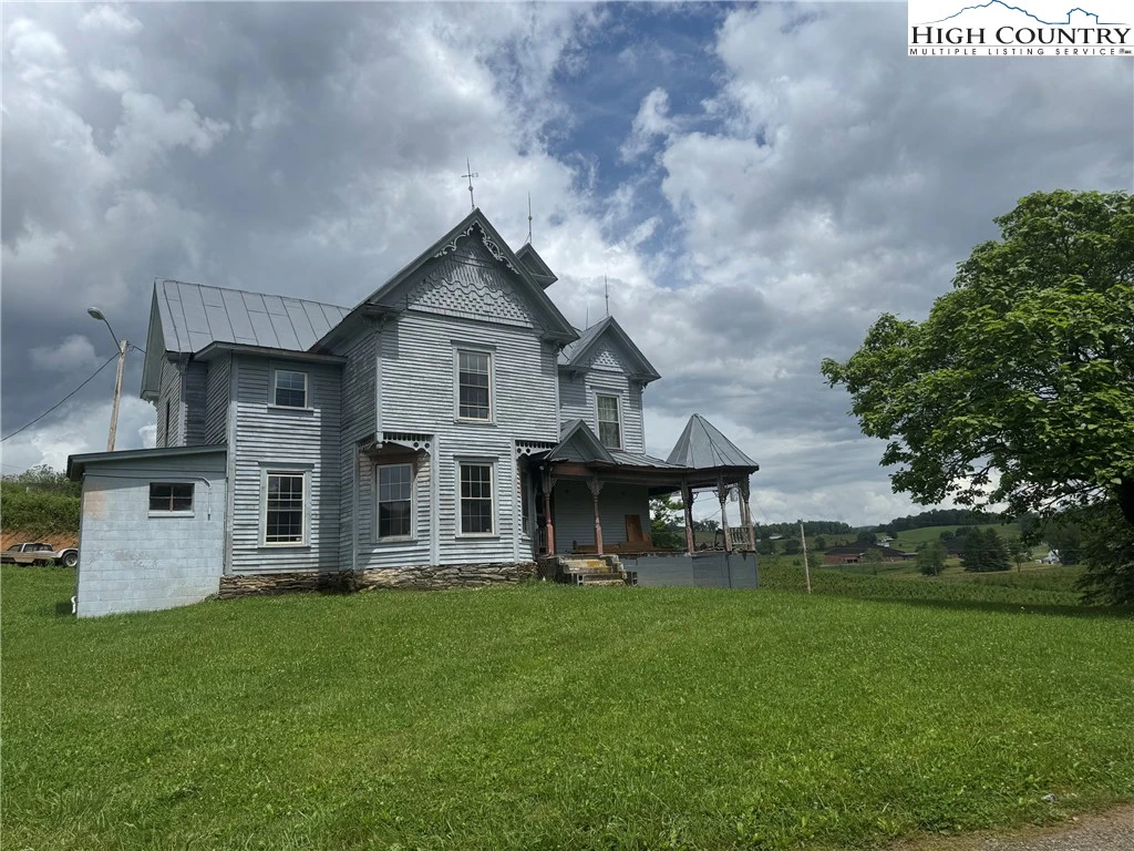 Image number 1 for the current listing