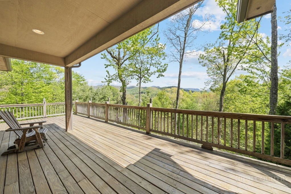 Image number 2 for the current listing