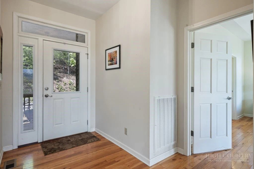 Image number 5 for the current listing