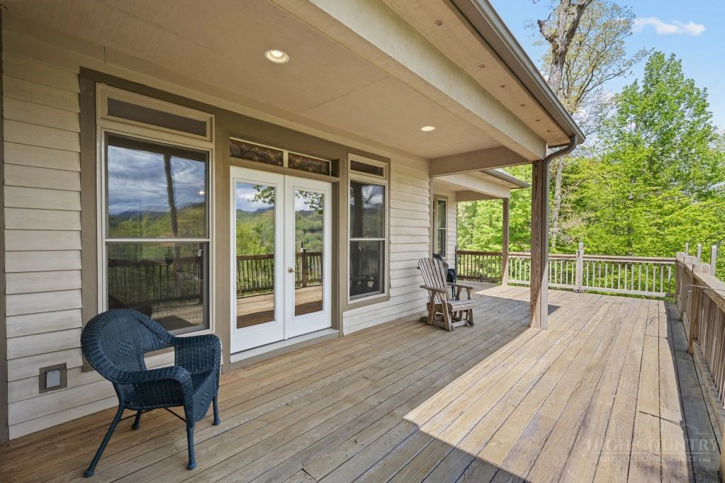 Image number 8 for the current listing