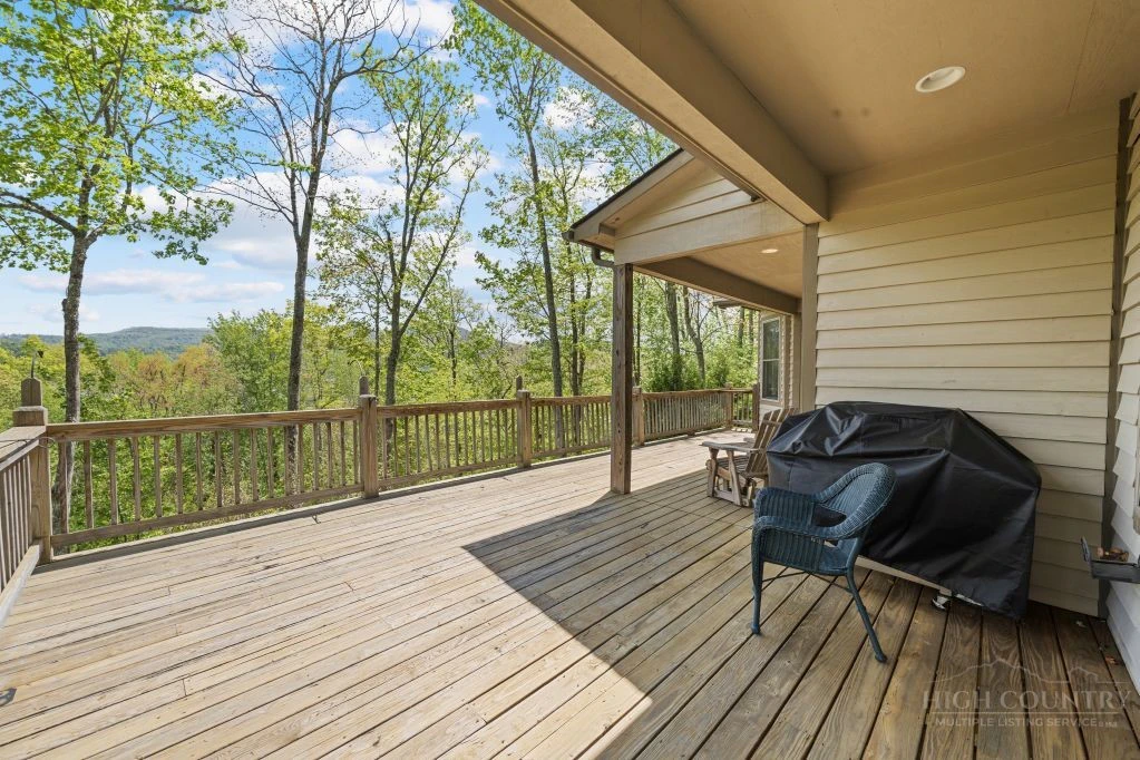 Image number 15 for the current listing