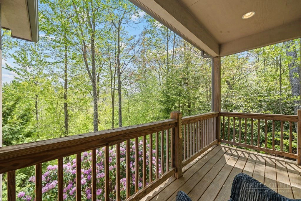 Image number 20 for the current listing