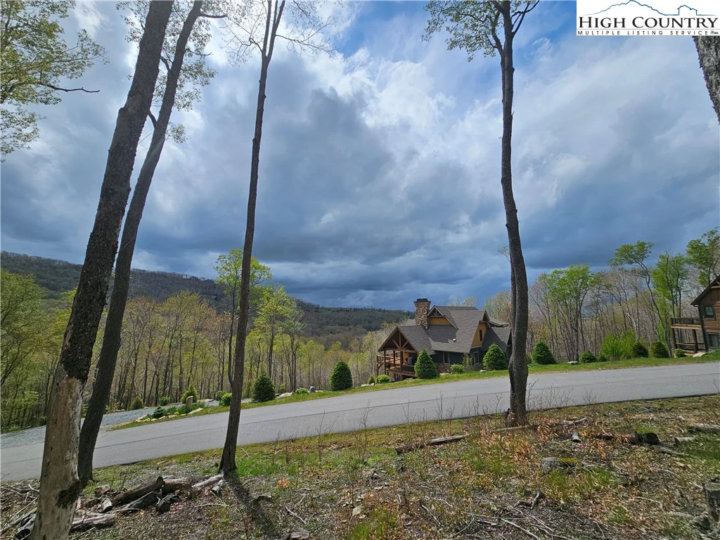 Image number 15 for the current listing