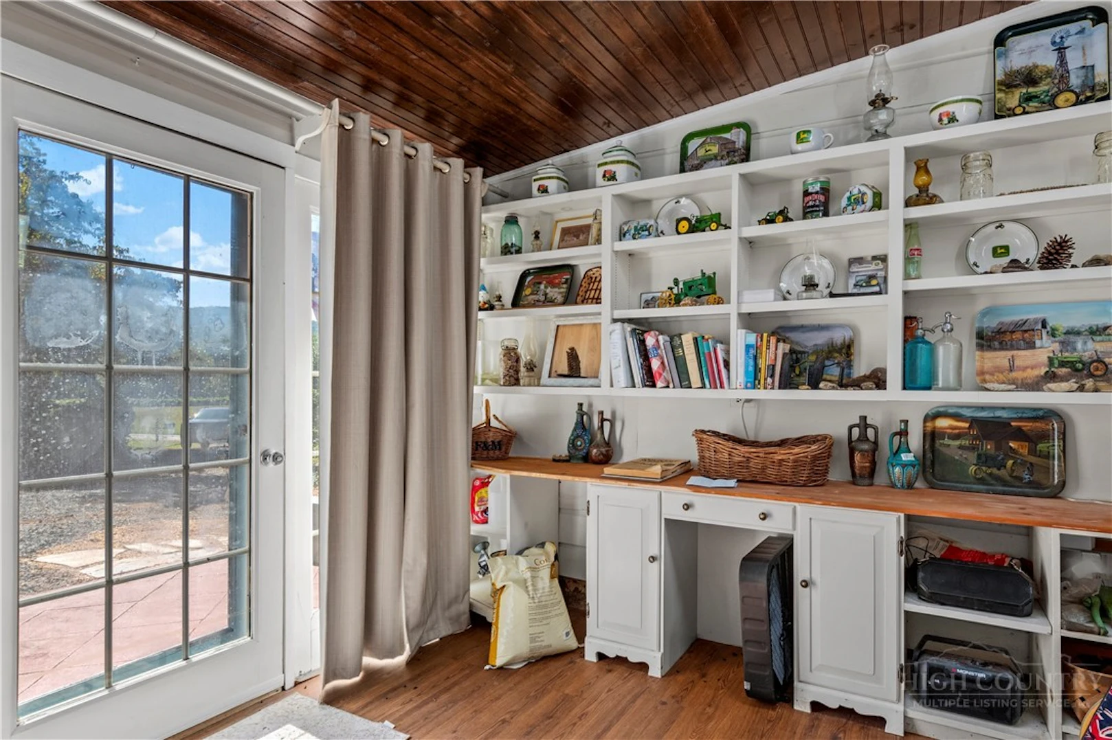 Image number 10 for the current listing