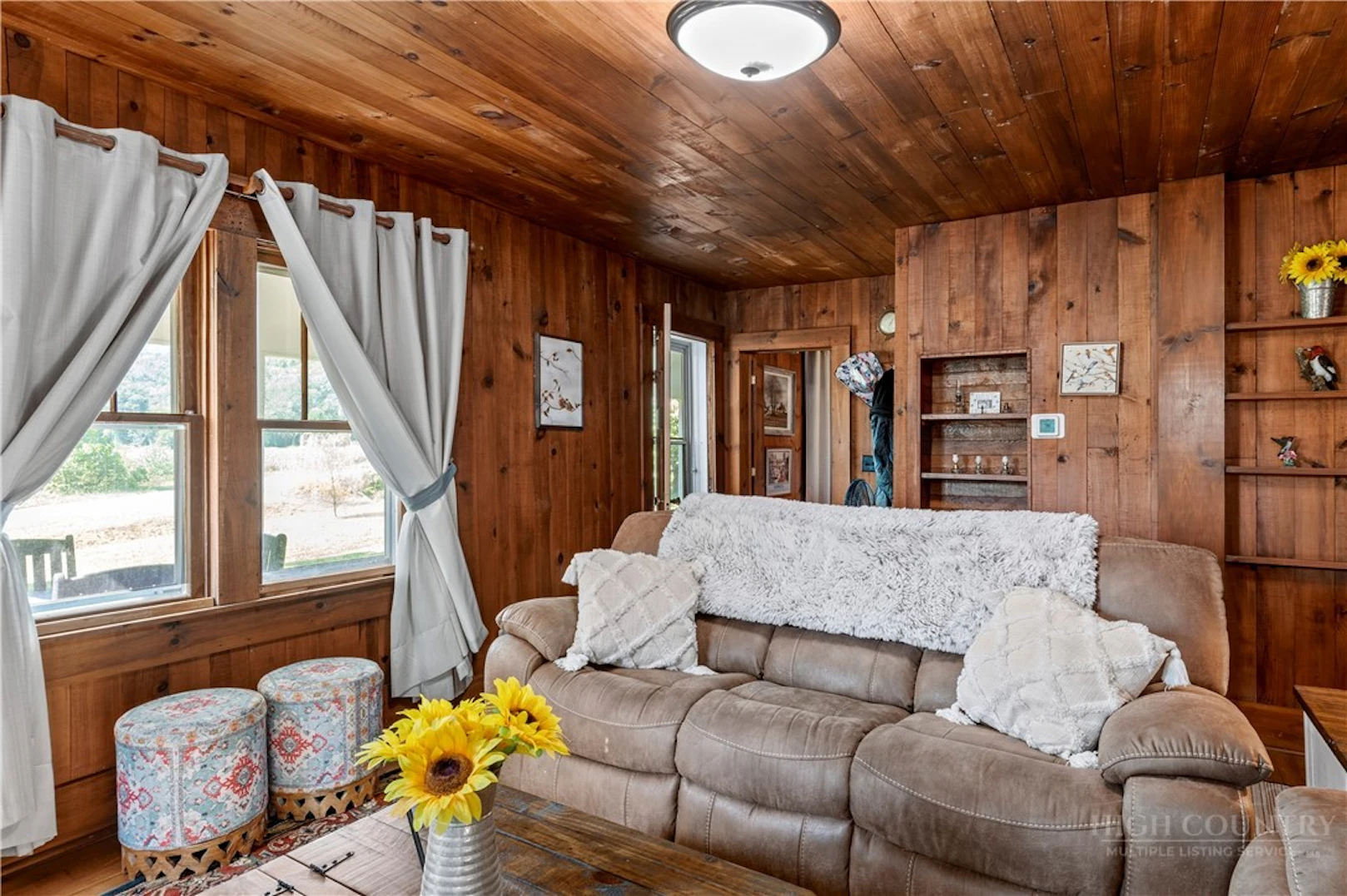 Image number 17 for the current listing