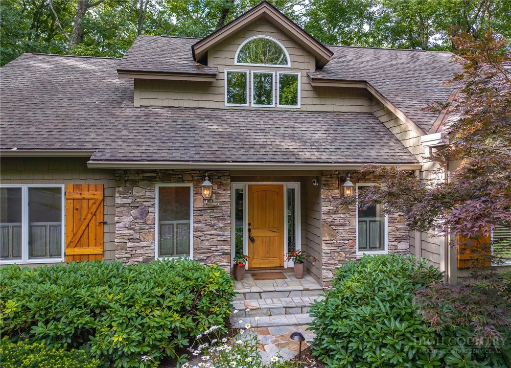 Image number 2 for the current listing