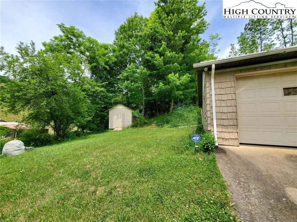 Image number 5 for the current listing