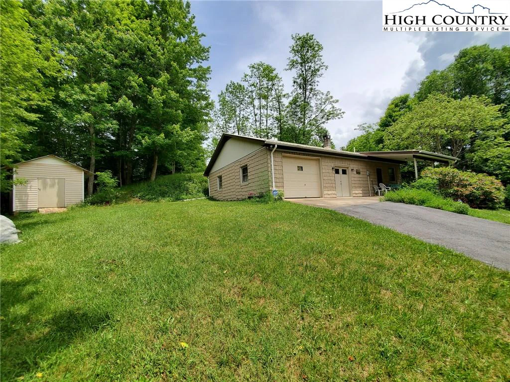 Image number 4 for the current listing