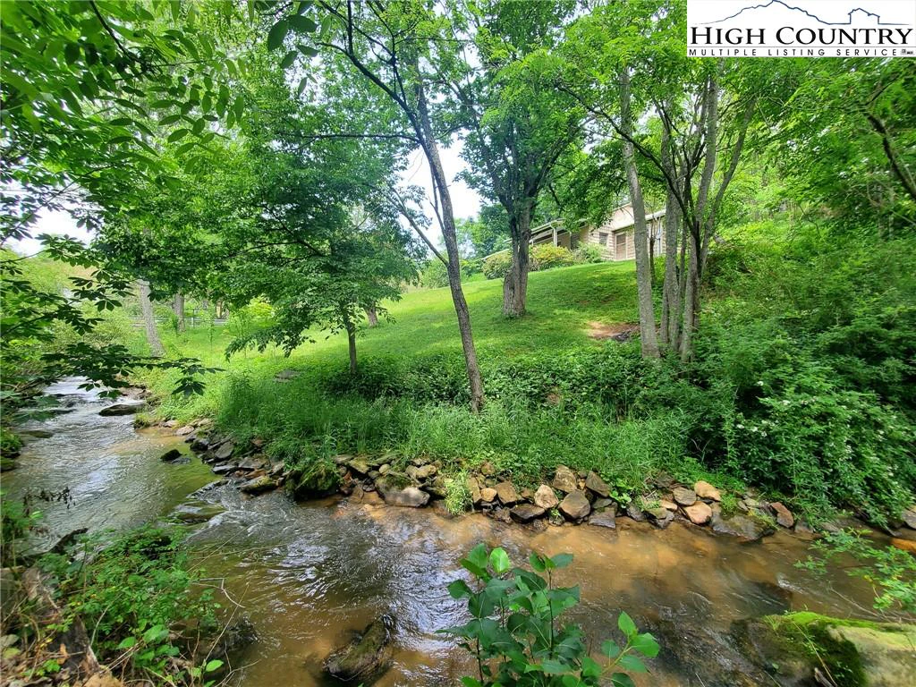 Image number 19 for the current listing