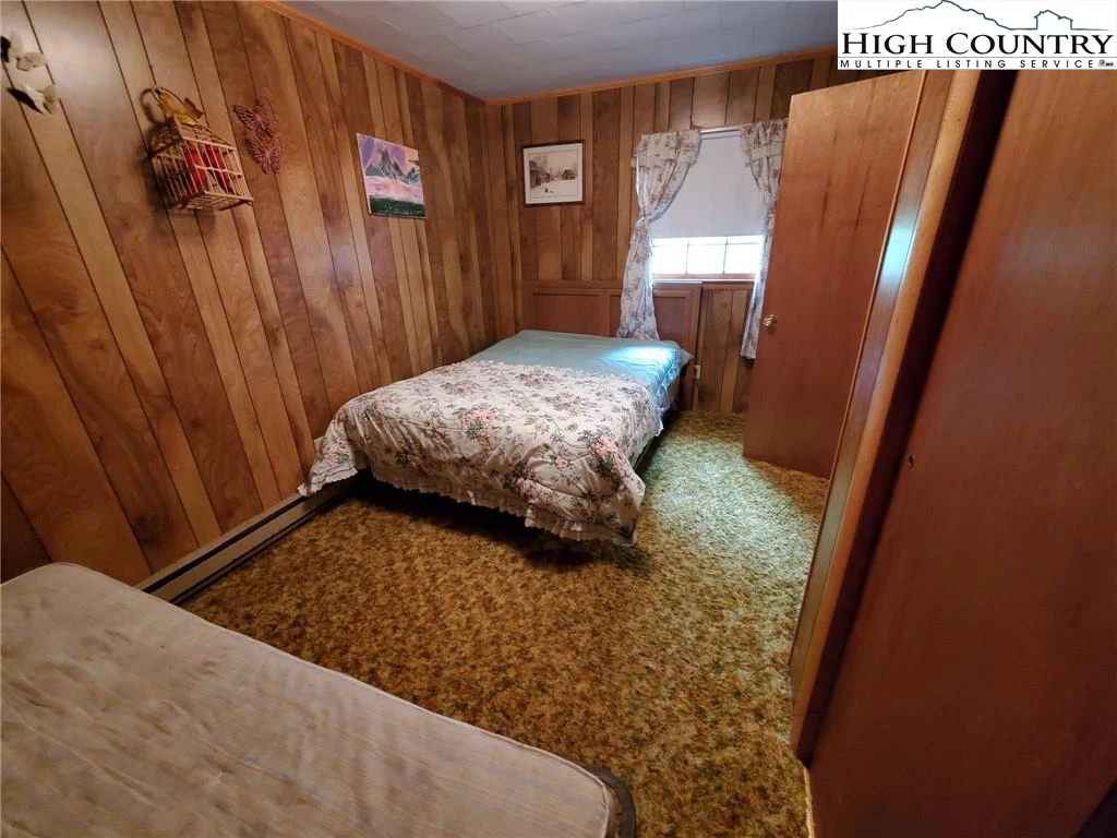 Image number 13 for the current listing