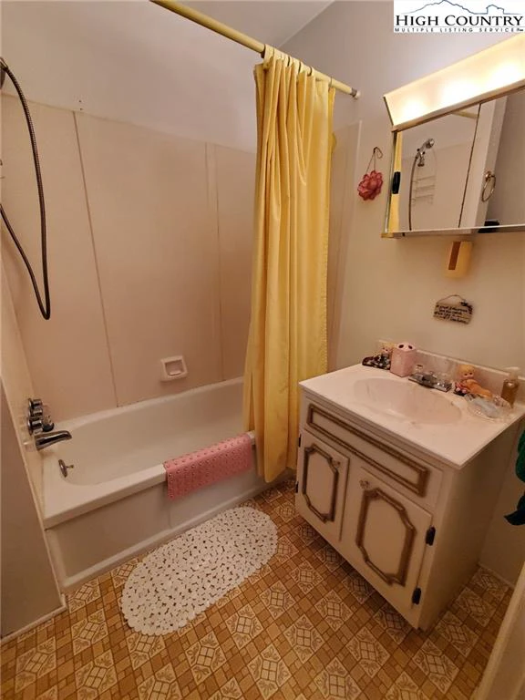 Image number 12 for the current listing