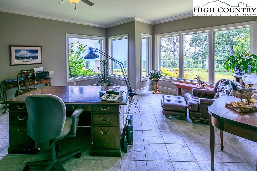 Image number 13 for the current listing