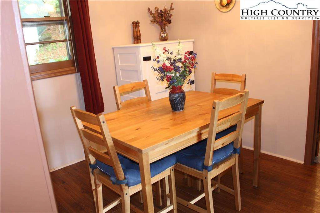 Image number 21 for the current listing