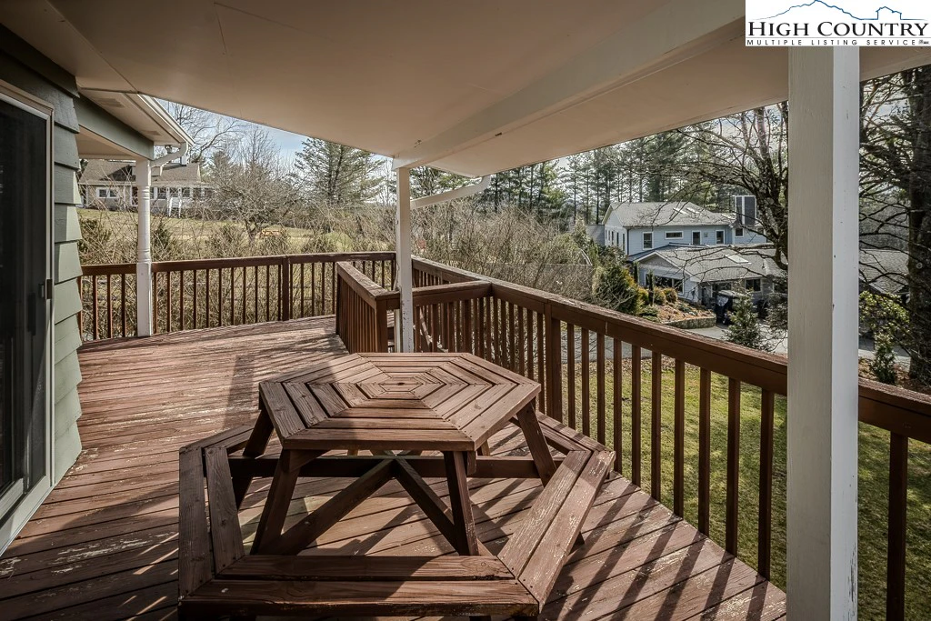 Image number 9 for the current listing