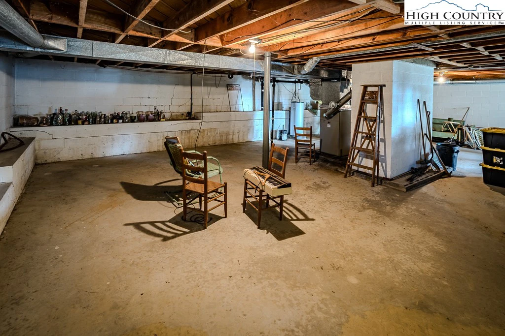 Image number 12 for the current listing