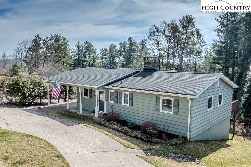Image number 15 for the current listing