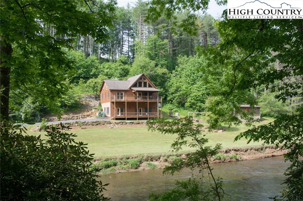 Image number 1 for the current listing
