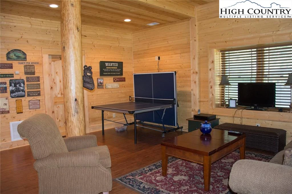Image number 4 for the current listing