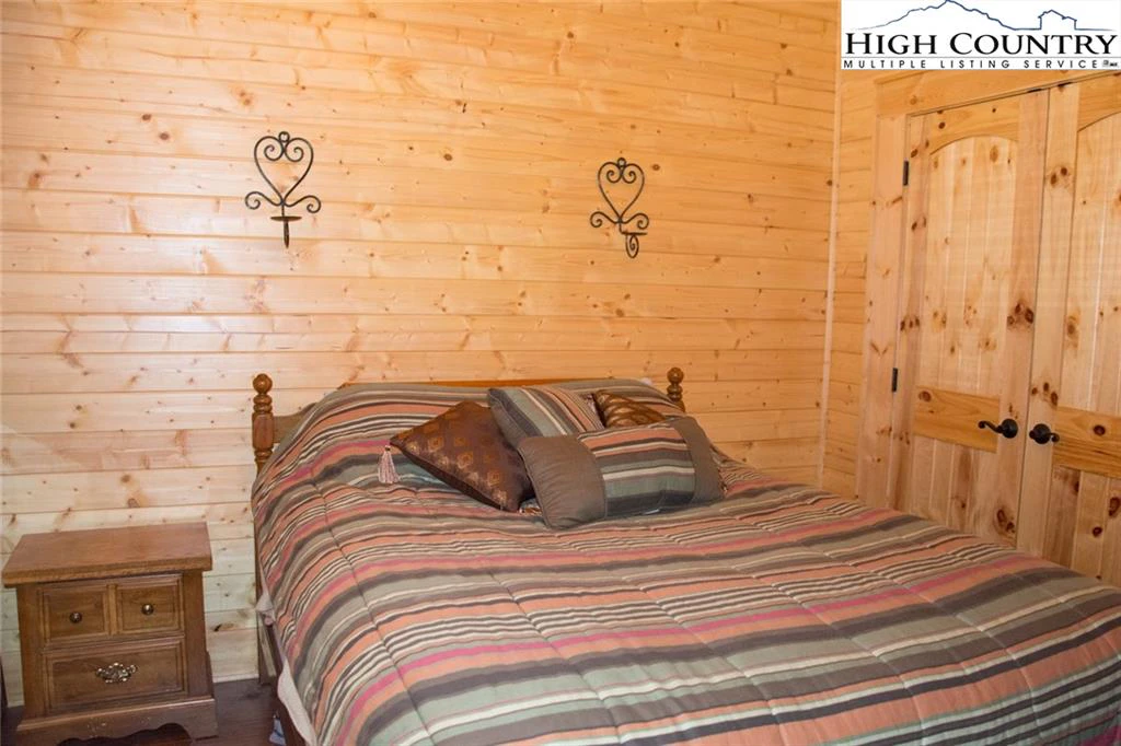 Image number 6 for the current listing
